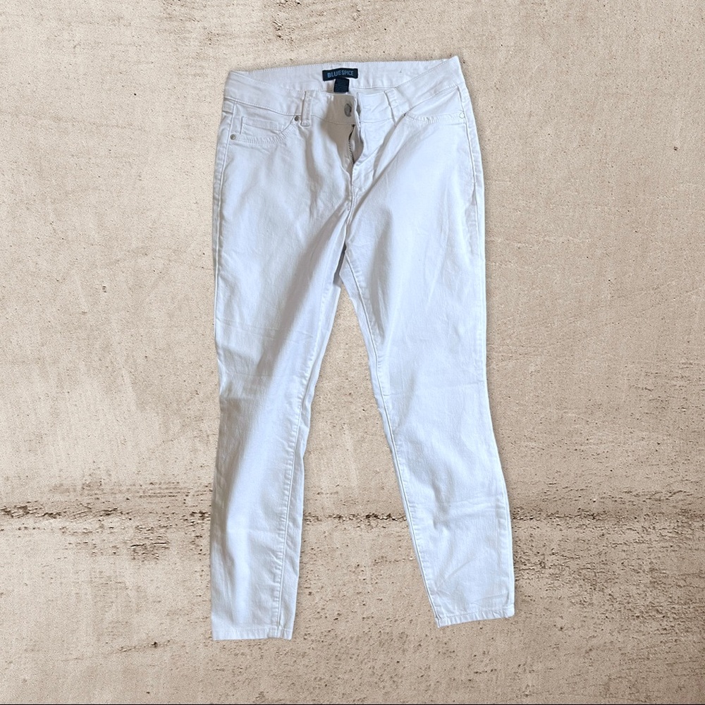 White skinny jeans